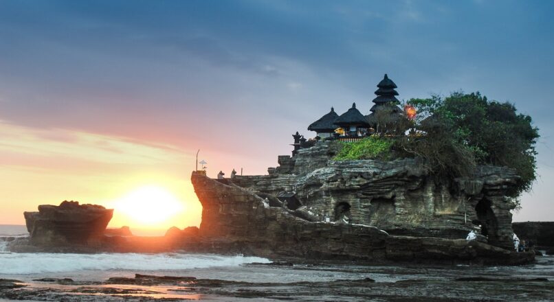 Aventuras económicas en las playas de Bali