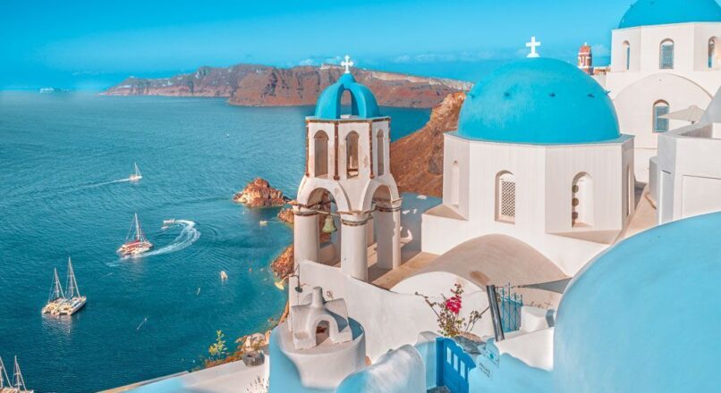 Belleza en la costa: Itinerarios económicos en Oia