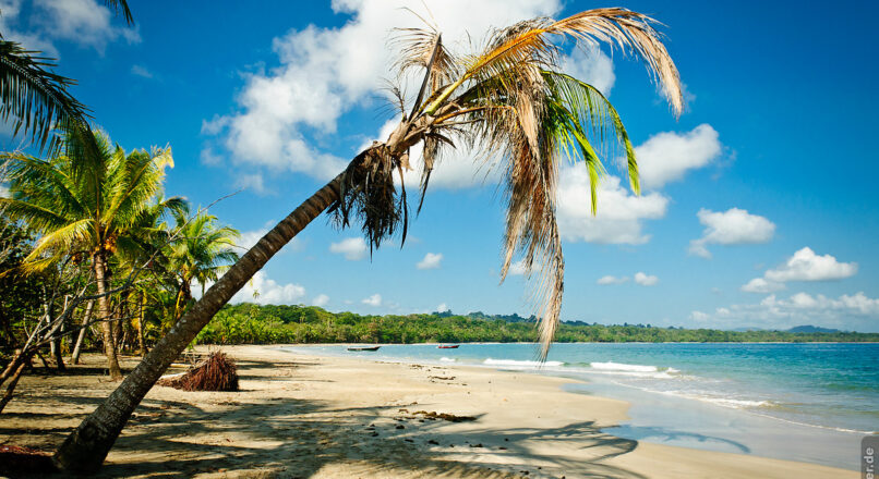 Descansa en las playas económicas de Costa Rica