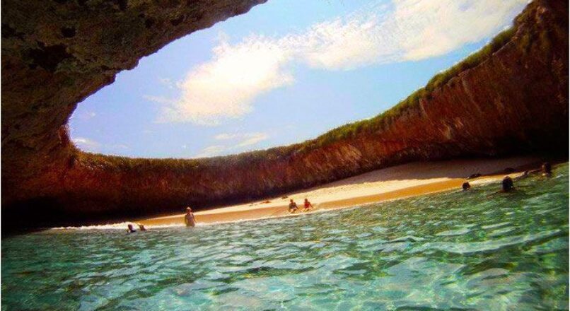 Recorridos económicos por las playas secretas de México