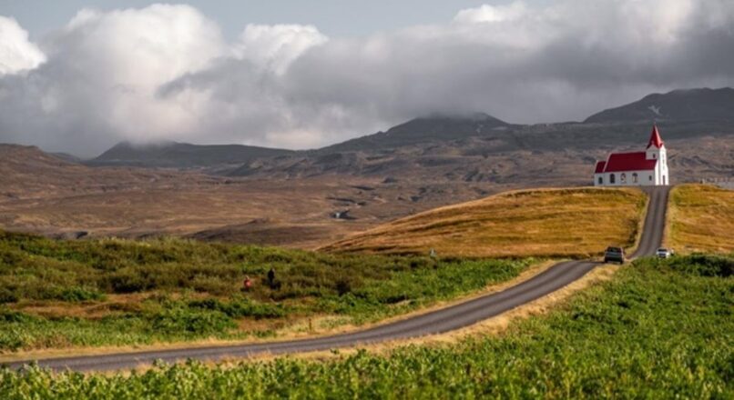 Un camino económico por los paisajes de Islandia